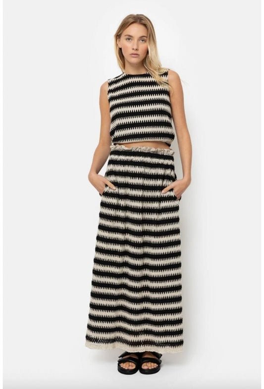 Lova Lace Skirt