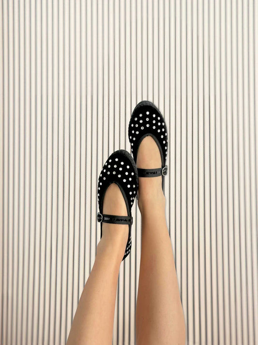 Mae Studs Black